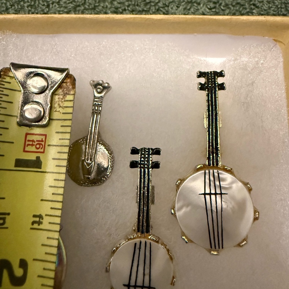 EUC Banjo Bundle of (4) Musical Brooches/Pins for Bluegrass Music Enthusiasts - Picture 5 of 5